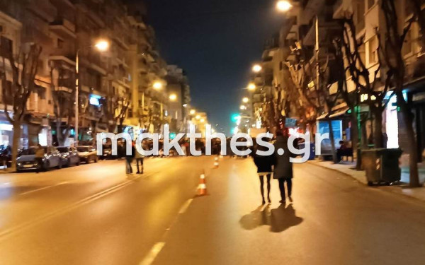 Θεσσαλονίκη: Έκλεισαν το κέντρο οι καλλιτέχνες (βίντεο, φωτ.)