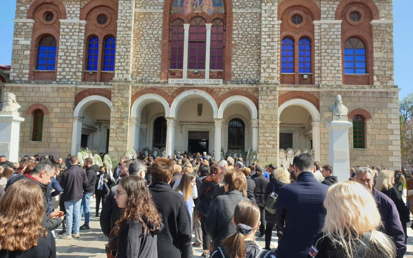 Θρηνεί η Καρδίτσα: Το τελευταίο αντίο στον 20χρονο Τάσο - «Μαμά θα αργήσω κοιμήσου…» (βίντεο)