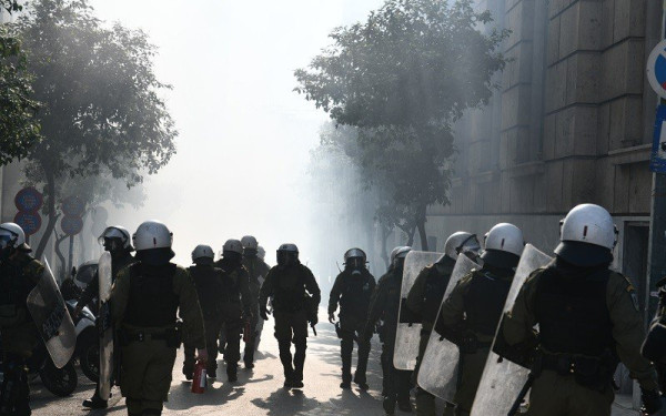 Πάνω από 40.000 άνθρωποι στο συλλαλητήριο του Συντάγματος για τα Τέμπη