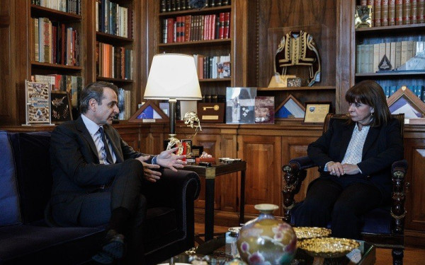 Μητσοτάκης σε Σακελλαροπούλου: Η έρευνα για τα Τέμπη θα γίνει με διαφάνεια και ταχύτητα