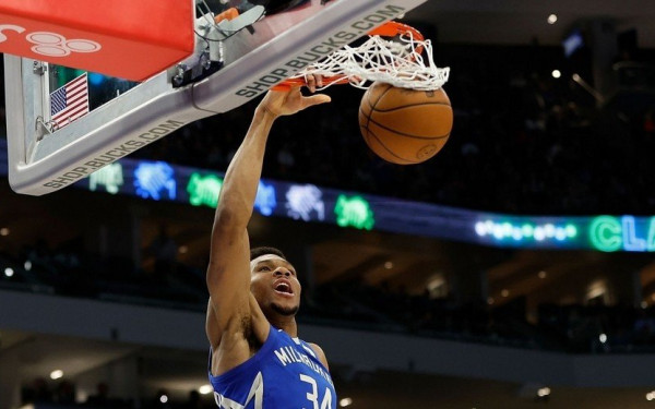 ΝΒΑ: «Sweet 16» για Αντετοκούνμπο και Μπακς (βίντεο)