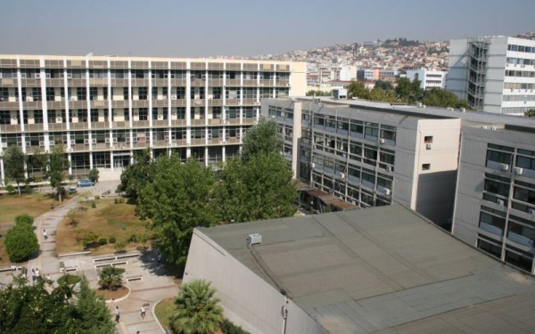 Χ. Φείδας: Έστησε «οικογενειακή επιχείρηση» μέσα στο ΑΠΘ Χ. Φείδας: Έστησε «οικογενειακή επιχείρηση» μέσα στο ΑΠΘ