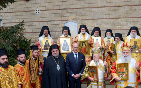 Στην επιμνημόσυνη δέηση για τα θύματα των Τεμπών και σεισμών σε Τουρκία-Συρία, ο Ν. Δένδιας στην Κωνσταντινούπολη