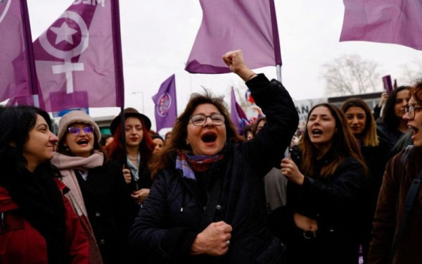 Δυναμικές διαδηλώσεις και εκδηλώσεις σε όλο τον κόσμο για την Παγκόσμια Ημέρα της Γυναίκας