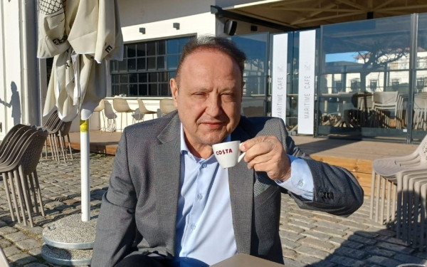 Πρωινός καφές με τον Στέλιο Αγγελούδη