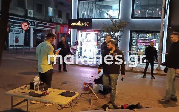 Θεσσαλονίκη: Κρέας και «Russkiy Mir» στην «ύποπτη σακούλα» έξω από το ρωσικό προξενείο - Τι σημαίνει το «μήνυμα» (φωτ.)