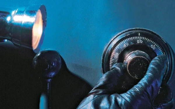 Πέλλα: Εκαναν φτερά από χρηματοκιβώτιο σχολείου 14.000 ευρώ για μαθητική εκδρομή!