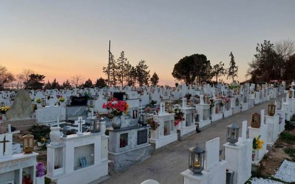Αλλάζει η εικόνα των κοιμητηρίων «Αναστάσεως του Κυρίου»