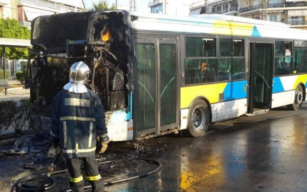 Ο πανικός στους επιβάτες που προκαλούν τα Τέμπη και ο υποψήφιος με παρτενέρ τον Ψωμιάδη.  Γράφει ο Σαλονικιός