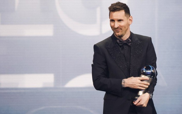 Βραβεία FIFA Best: Αποθέωση του Μέσι στο Παρίσι (βίντεο)