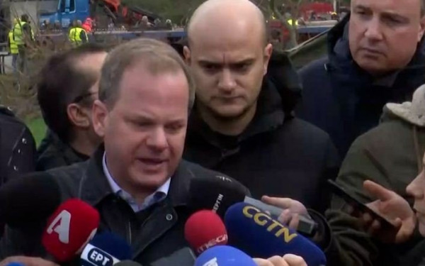 Τραγωδία στα Τέμπη: «Βούρκωσε» την ώρα των δηλώσεων ο Κώστας Καραμανλής - Δείτε το βίντεο