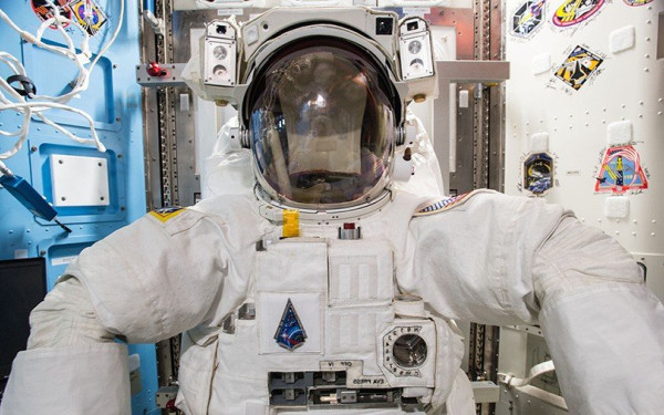 Aπό τη NASA στη Θεσσαλονίκη: Έρχεται η αυθεντική στολή του αστροναύτη