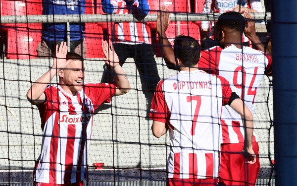 Super League: Ο Ολυμπιακός συνέτριψε με εξάρα τον Λεβαδειακό