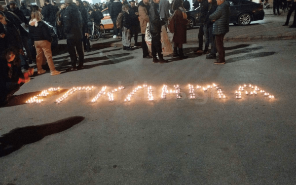 Τραγωδία στα Τέμπη: Πορεία φοιτητών στη Θεσσαλονίκη για το πολύνεκρο δυστύχημα (βίντεο & φωτ.)