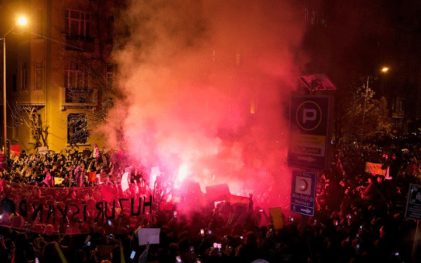 Τουρκία: Σπρέι πιπεριού και ξύλο σε διαδηλωτές για την Παγκόσμια Ημέρα της Γυναίκας (βίντεο)
