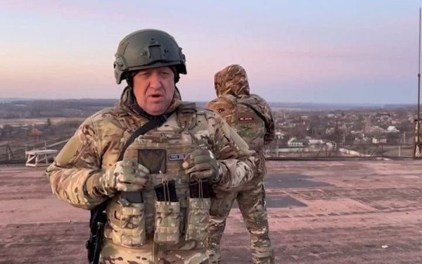 Ρωσία: Ο Πριγκόζιν λέει ότι φιλορωσικές δυνάμεις επιχείρησαν να ανατινάξουν τους άνδρες του