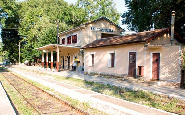 Νέα αποκάλυψη: Από το 2021 χωρίς σταθμάρχη και ο σιδηροδρομικός σταθμός της Έδεσσας (βίντεο)