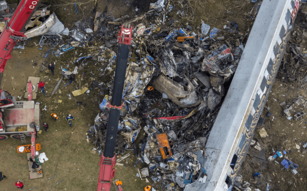 Τις πταίει για την τραγωδία στα Τέμπη - Σε ποιον ρίχνουν την ευθύνη οι πολίτες