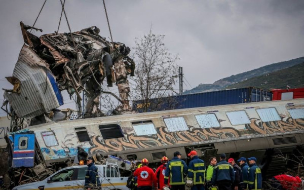 Τραγωδία στα Τέμπη: «Έχασα τον 5χρονο γιο μου και τον σύζυγο - Δεν έμεινε τίποτα για να κηδέψω» (βίντεο)