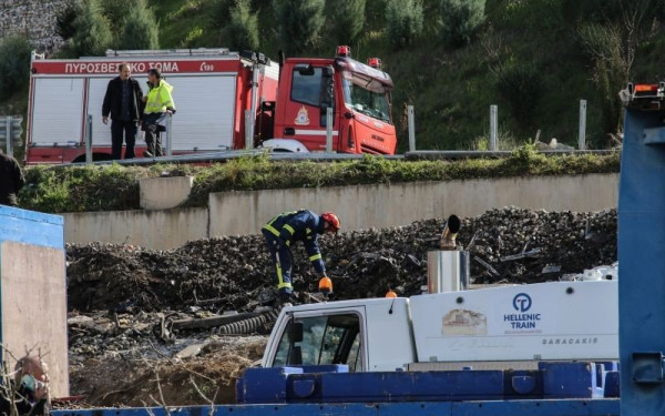 Τέμπη: Πατέρας θύματος μηνύει τον Κώστα Καραμανλή - Nέα εξέταση DNA ζητούν οι οικογένειες των θυμάτων (βίντεο)