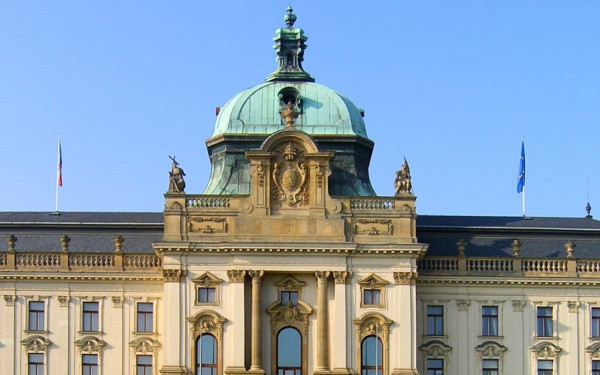 Η Τσεχία καλεί τους πολίτες της να εγκαταλείψουν την Ρωσία