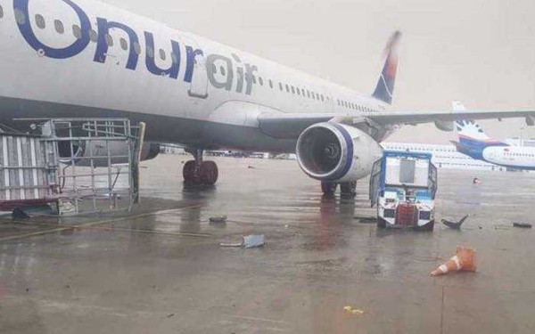 Ανεμοστρόβιλος χτύπησε το αεροδρόμιο της Αττάλειας (βίντεο)