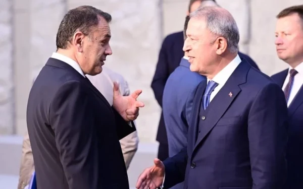 Αλλάζει το κλίμα στα ελληνοτουρκικά: «Έχουμε θετικές και εποικοδομητικές συνομιλίες με την Ελλάδα» λέει ο Ακάρ (βίντεο)