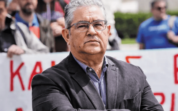 Καβάλα: Συνάντηση Κουτσούμπα με τον πρόεδρο του Σωματείου Εργαζομένων στα «Πετρέλαια Καβάλας»