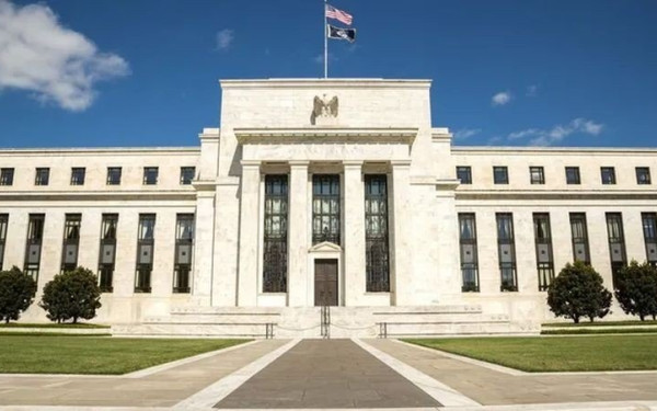 Κλείνει, μάλλον, ο κύκλος αύξησης των επιτοκίων