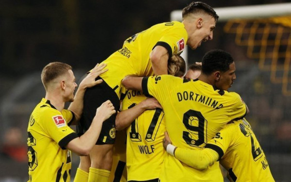 Γερμανία: Έστειλε μήνυμα τίτλου η Ντόρτμουντ (βίντεο)