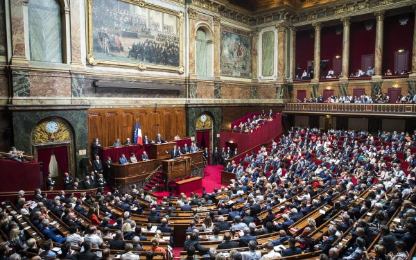 Γαλλία: Μετά την μάχη των συντάξεων, η Εθνοσυνέλευση αρχίζει την συζήτηση για την πυρηνική ενέργεια