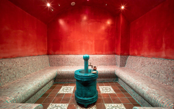 «Harara Hammam»: Πολύχρωμο και ατμοσφαιρικό υπόσχεται στιγμές χαλάρωσης, αναζωογόνησης αλλά και διασκέδασης