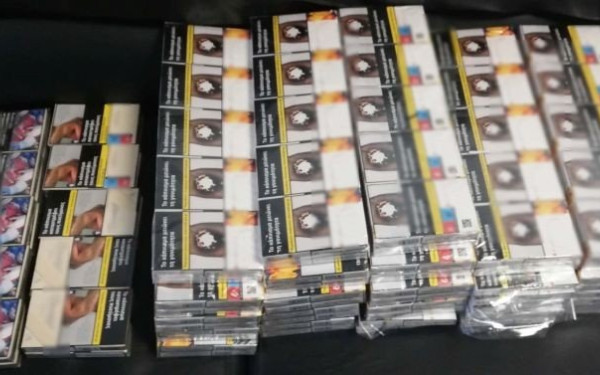 Θεσσαλονίκη: Χειροπέδες σε 20χρονο για εμπόριο λαθραίων τσιγάρων (φωτ.)