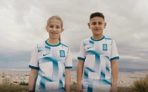 Αυτή είναι η νέα φανέλα της Εθνικής ομάδας ποδοσφαίρου (βίντεο)