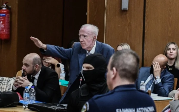 Κωνσταντίνος Πλεύρης: Ομόφωνη διαγραφή από τον ΔΣΑ για τον ναζιστικό χαιρετισμό