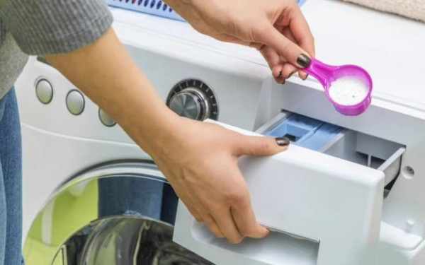 «Χρυσάφι» πληρώνουν οι Έλληνες το πλύσιμο των ρούχων - Έως και 361% ακριβότερα τα απορρυπαντικά (βίντεο)