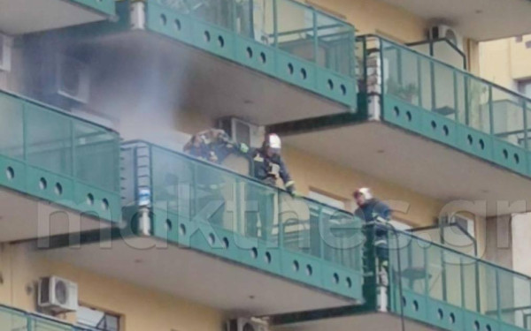 Θεσσαλονίκη: Φωτιά σε διαμέρισμα στη Μοναστηρίου (βίντεο, φωτ.)