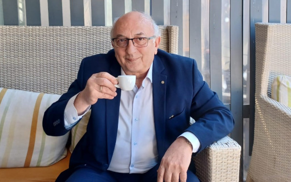 Πρωινός καφές με το Γιάννη Αμανατίδη