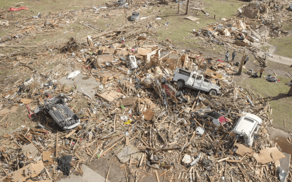 Τραγωδία με 26 νεκρούς από το πέρασμα ανεμοστρόβιλου στο Μισισιπή των ΗΠΑ (βίντεο & φωτ.)