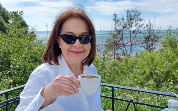 Πρωινός καφές με τη Χρύσα Αράπογλου