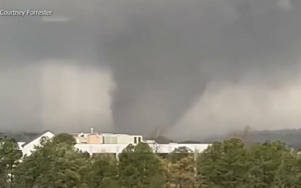 ΗΠΑ: Φονικός ανεμοστρόβιλος σάρωσε το Άρκανσο - Τουλάχιστον δυο νεκροί