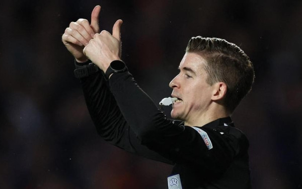 Super League: Γάλλος elite διαιτητής στο ντέρμπι Ολυμπιακός - ΠΑΟΚ