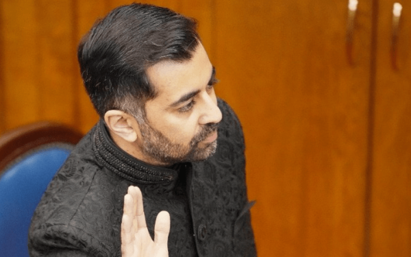 Σκωτία: Ορκίστηκε πρωθυπουργός ο Χ. Γιούσαφ - Με 9 υπουργούς η κυβέρνησή του (βίντεο)