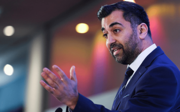 Σκωτία: Ο 37χρονος Χάμζα Γιούσαφ νέος πρωθυπουργός της χώρας