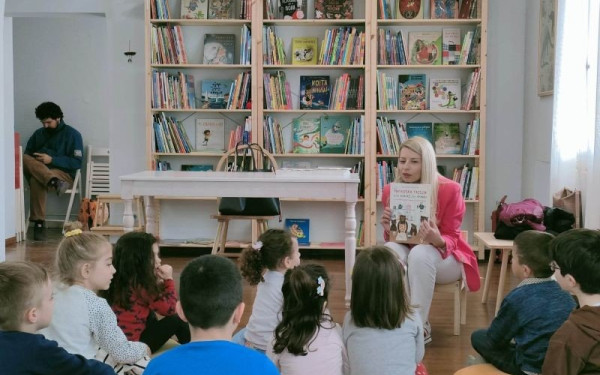 Παιδικό βιβλίο: «Μαγειρικά Ταξίδια στις Εποχές του Χρόνου» με... την αρκουδίτσα Μελπομένη (φωτ.)