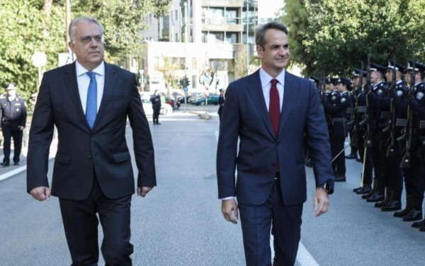 Στην Αλεξανδρούπολη Μητσοτάκης - Θεοδωρικάκος για τον φράκτη στον Έβρο Στην Αλεξανδρούπολη Μητσοτάκης - Θεοδωρικάκος για τον φράκτη στον Έβρο