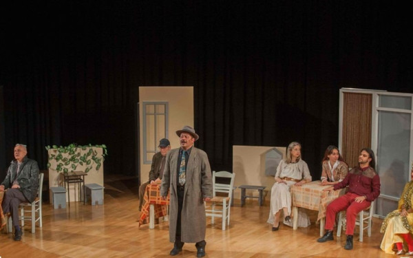 Καλαμαριά: Εκπαιδευτικοί παρουσιάζουν την κωμωδία «Όλυμπο να βλέπει»