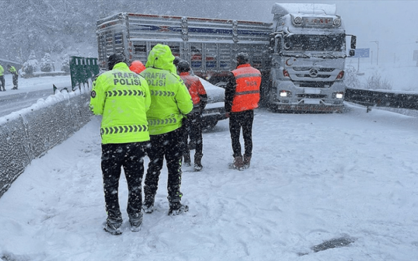 Καραμπόλα με 58 οχήματα στην Τουρκία λόγω χιονιά (φωτ.)