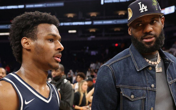 Μπάσκετ: Το μήλο έπεσε κάτω από τη μηλιά (βίντεο)