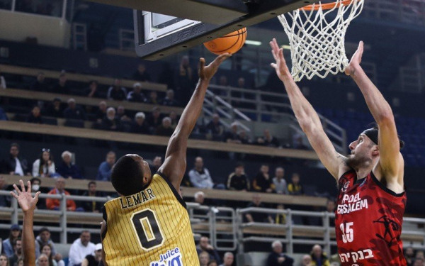 Μπάσκετ: Διακοπή στο ΑΕΚ - Χάποελ Ιερουσαλήμ εξαιτίας επεισοδίων (βίντεο)